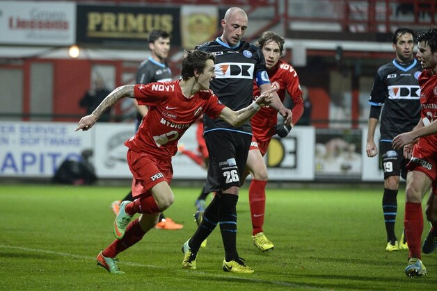Raman maakte met de 1-0 de nederlaag uit de heenmatdch ongedaan, maar miste ook kansen op meer voor Kortrijk.