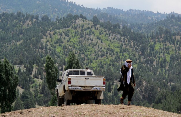 Een Pakistaanse militant van de taliban.