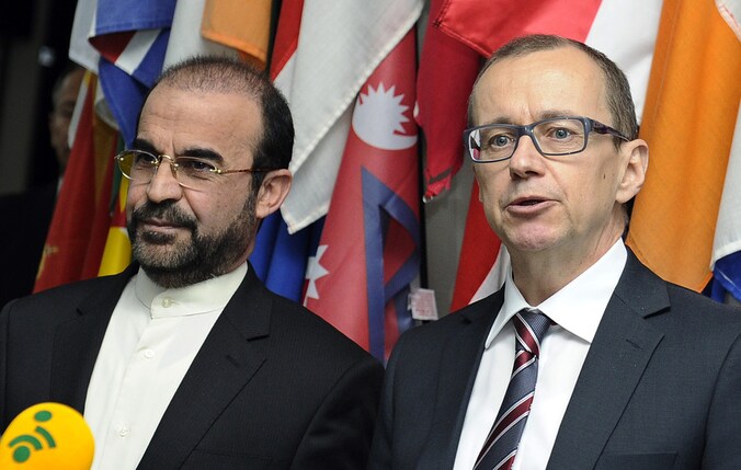 De Iraanse ambassadeur van de IAEA Reza Najafi en de adjunct-directeur van de nucelaire waakhond Tero Varjoranta.