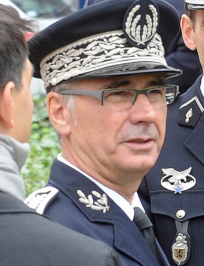 Jean-Claude Menault.