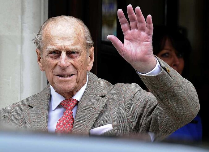 Prins Philip bij het verlaten van het ziekenhuis