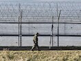 Zuid-Koreaanse soldaten patrouilleren langs de grens met Noord-Korea.
