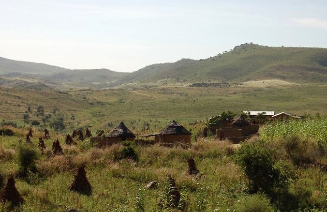 Nguetchewe ligt op 20 kilometer van de grens met Nigeria.
