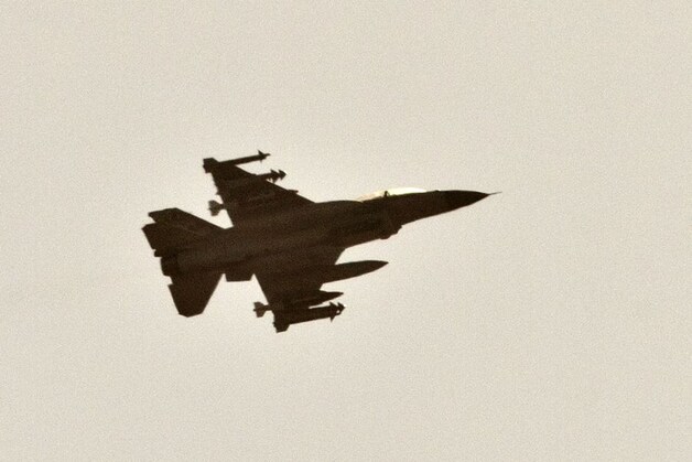 Een Israëlische F-16 boven Gaza.