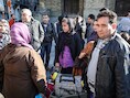 Afghaanse asielzoekers verlaten de kerk in Elsene.