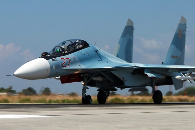 Een Russische SU-34-straaljager in Latakia, een Assad-bastion.