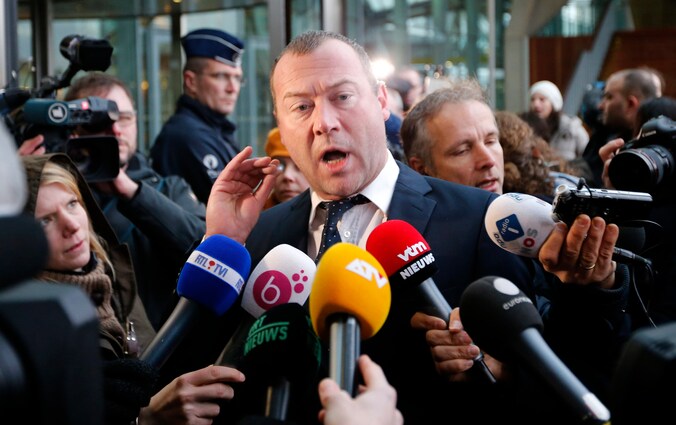 Dimitri Bontinck in zijn gekende stijl tijdens het proces tegen Shariah4Belgium.