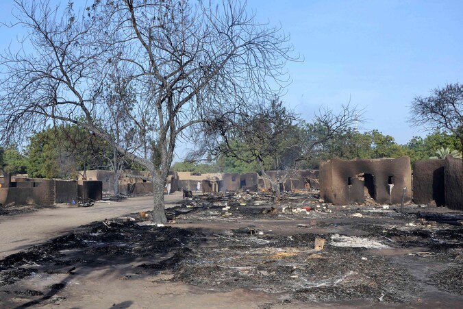 Vrijdag vernielden rebellen van Boko Haram het Nigeriaanse dorp Ngouboua.