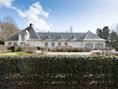 Witte villa uit ontsluitingswegdossier in Rumst staat te koop: bieden kan vanaf 680.000 euro