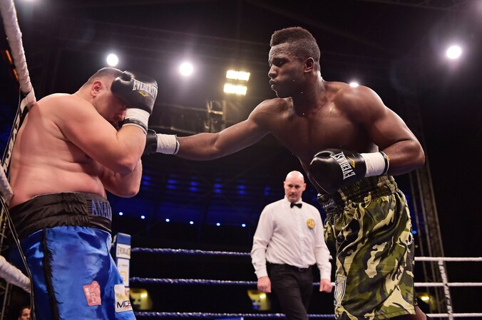 Yves Ngabu in actie.
