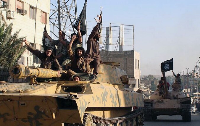 Paraderende IS-jihadisten in Raqqa.
