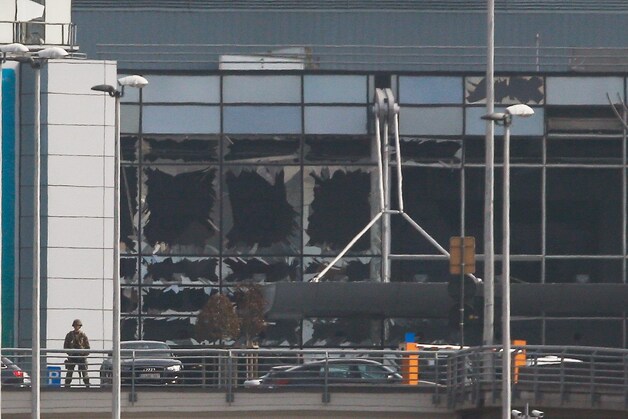De inkomhal van Brussels Airport werd zwaar beschadigd door de explosies.
