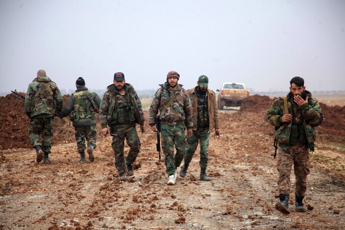 Soldaten van het Syrische leger nabij de stad Al-Bab, in de noordelijke provincie Aleppo