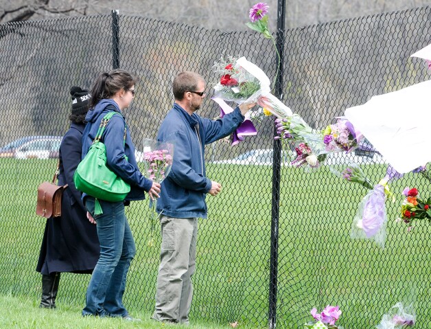 Fans rouwen aan Paisley Park.