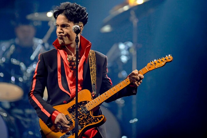 Zanger Prince op het podium in Antwerpen in 2010.