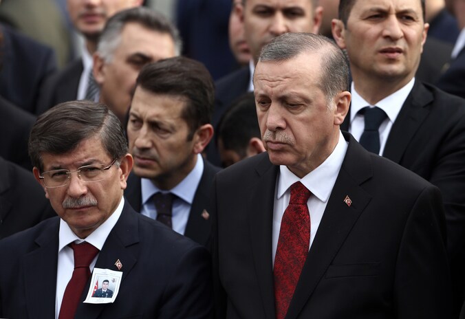De Turkse president Recep Tayyip Erdogan en zijn premier, Ahmet Davutoglu.