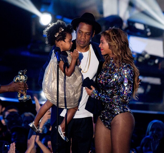 Beyoncé en Jay Z hebben al een dochter, Blue Ivy. Ze mocht twee jaar geleden mee het podium op toen haar mama de Michael Jackson Video Vanguard Award mee naar huis mocht nemen.