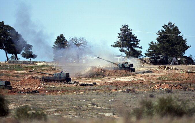 Archiefbeeld van Turkse artillerie aan de Syrische grens.