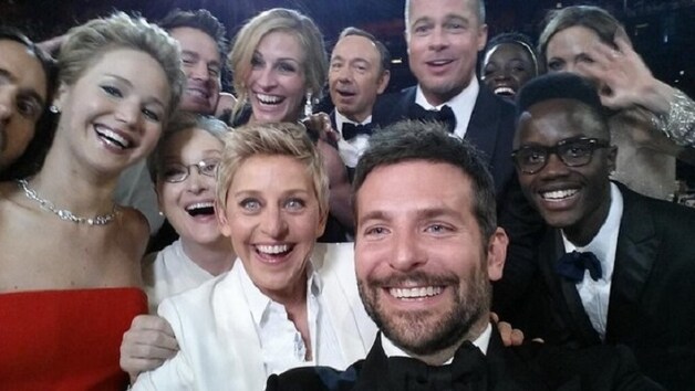 De selfie die het internet brak: Ellen Degeneres verzamelde heel wat sterren voor een foto.