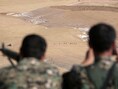 Leden van de Syrian Democratic Forces nabij Manbij.