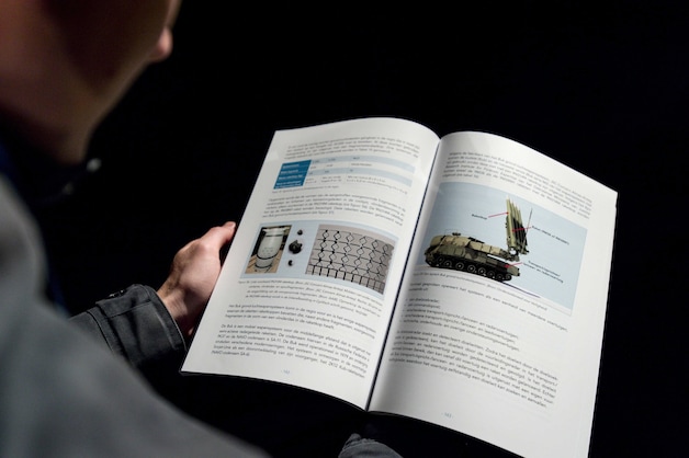 Beeld van het rapport van de OVV over de MH17-ramp.