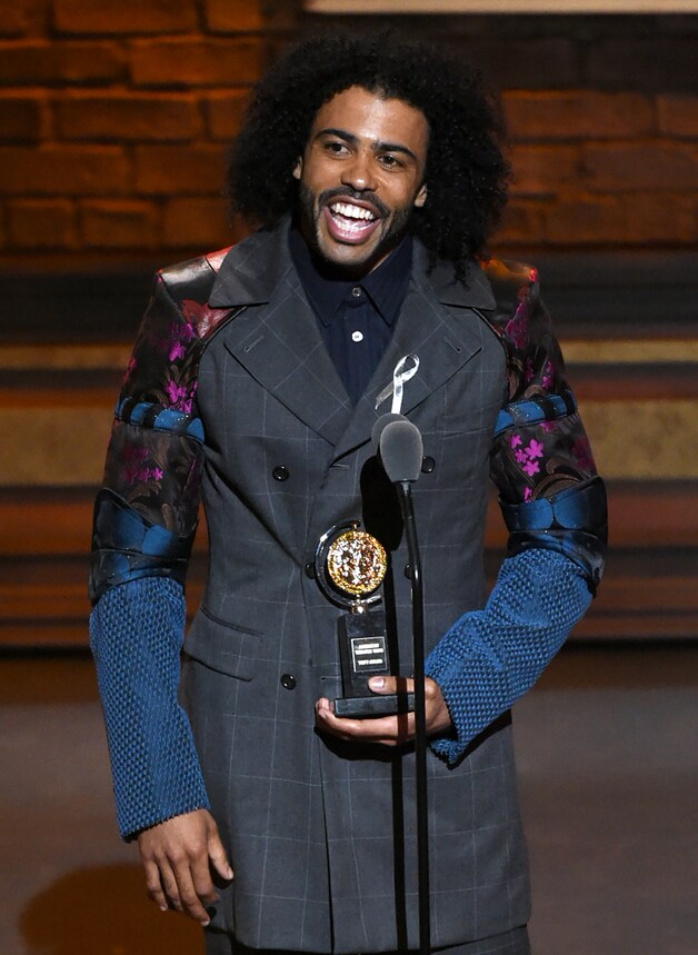 Daveed Diggs (beste bijrol in een musical, Hamilton) droeg een lintje voor Orlando.