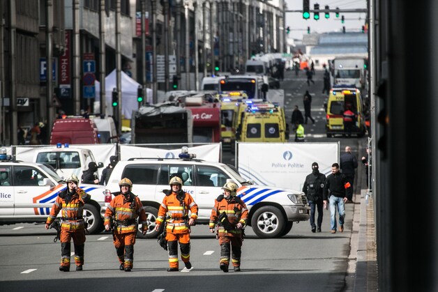 Hulpdiensten bij het metrostation in Maalbeek op 22 maart.