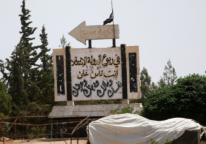 Dit bord geeft de weg aan naar het IS-bolwerk Manbij.
