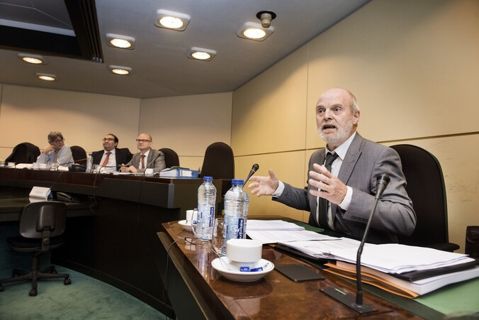 Karel Anthonissen getuigt voor de kamercommissie Panama Papers.