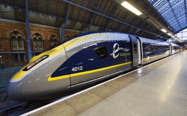De Eurostar brengt je in geen tijd naar het St Pancras Station in Londen.