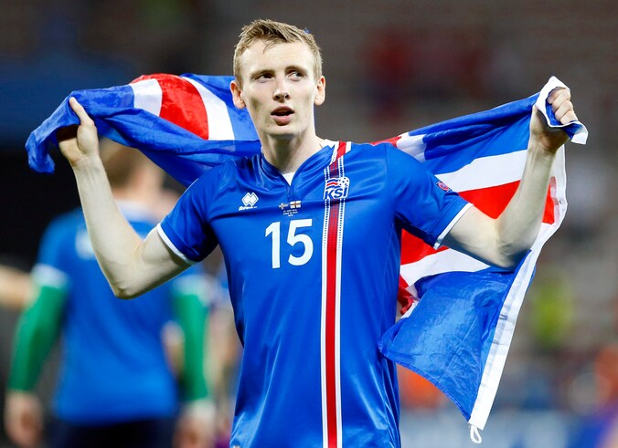 Neen: deze Jon Dadi Bodvarsson werkt dus níet in een tankstation.
