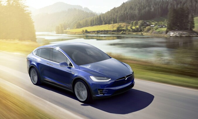 Een Tesla suv.