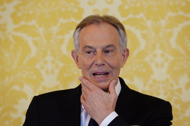 Toenmalig premier Tony Blair verklaarde dat hij de info van zijn inlichtingendiensten over massavernietigingswapens in Irak in twijfel had moeten trekken.