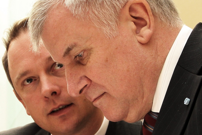 Horst Seehofer (r)