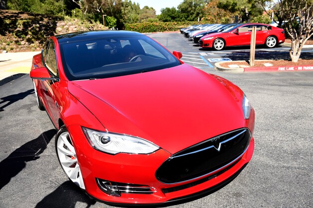 Een Tesla Model S.