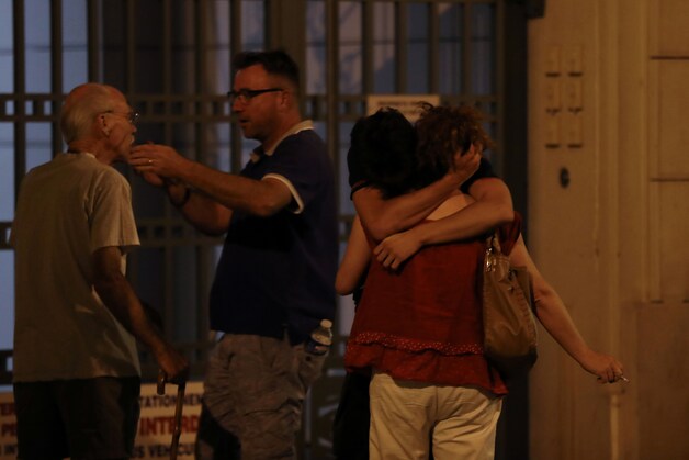 Emotionele reacties nadat de vrachtwagen op de menigte inreed