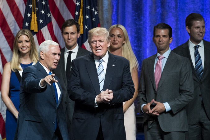 Mike Pence en Donald Trump, vandaag in het Hilton Midtown Hotel in New York City.