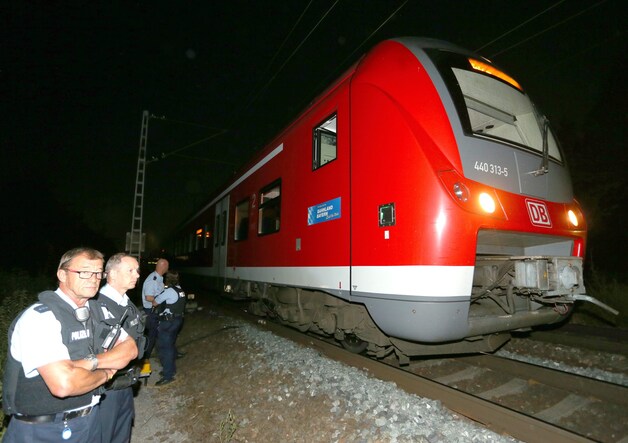 De trein in Würzburg waar een jonge Afghaanse vluchteling een gezin uit Hongkong neerstak. Verschillende familieleden verkeerden in levensgevaar.