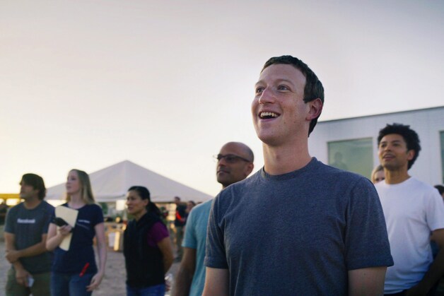 Facebook-CEO Mark Zuckerberg woonde de testvlucht van de Aquila bij.