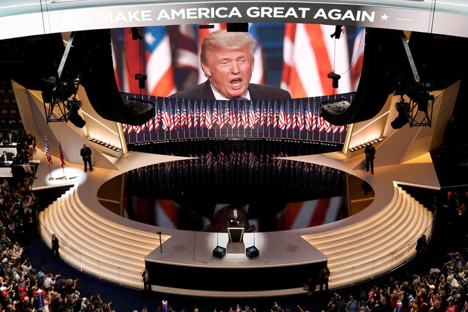 Donald Trump in zijn afsluitende speech op de Republikeinse Conventie in Cleveland (Ohio).