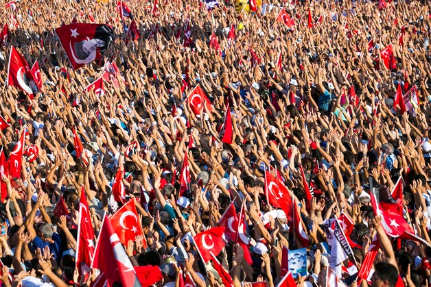 De Turkse bevolking kwam dit weekend massaal op straat om de mislukte staatsgreep te veroordelen.