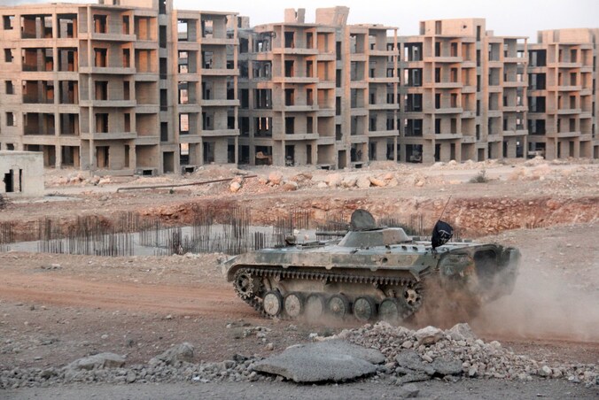 Een tank van Syrische rebellen in een oostelijke buurt van het belegerde Aleppo.