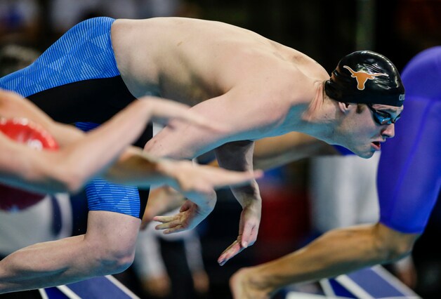 Jack Conger duikt het bad in voor de halve finales van de honded meter vlinderslag in Rio.