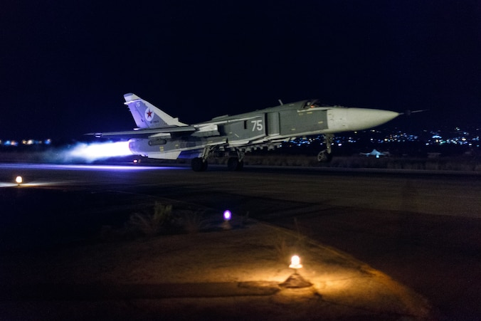 Een Russisch gevechtsvliegtuig stijgt op in Syrië.