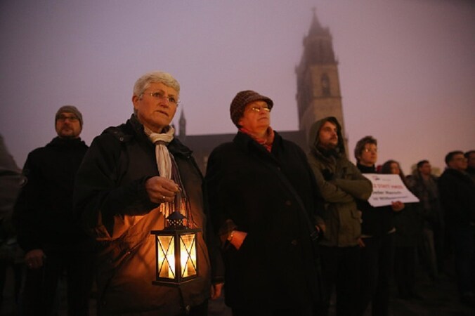 Stil protest tegen de tegenstanders van het asielbeleid van bondskanselier Merkel in Magdeburg, enkele weken geleden.