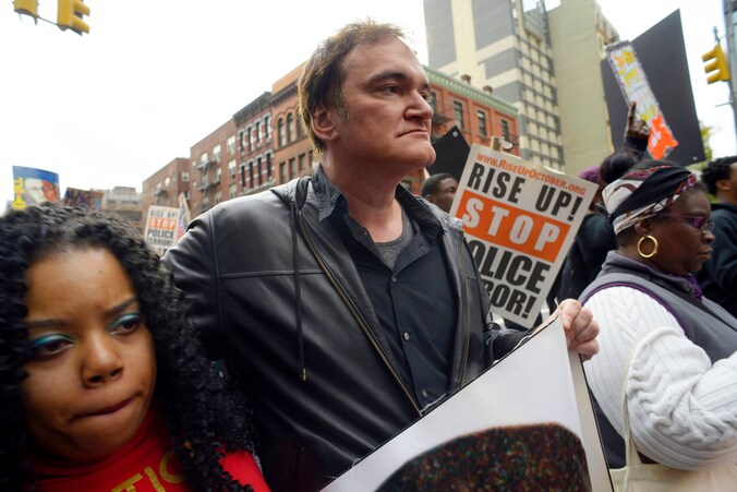 Regisseur Quentin Tarantino tijdens de betoging in New York op 24 oktober 2015