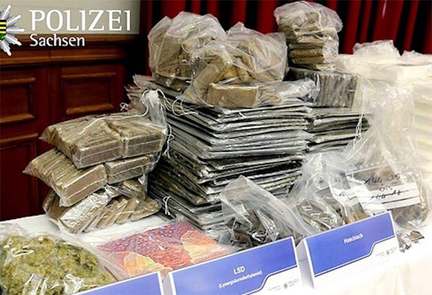 De hallucinante hoeveelheid drugs die bij de jongen werd gevonden.