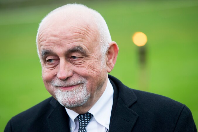 Parlementsvoorzitter Jan Peumans (N-VA) ontkent stellig dat hij Belgische vlagjes zou hebben laten verwijderen uit het restaurant van het Vlaams Parlement.