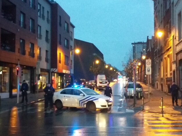 De eerste beelden van de grootscheepse politieactie in Molenbeek.