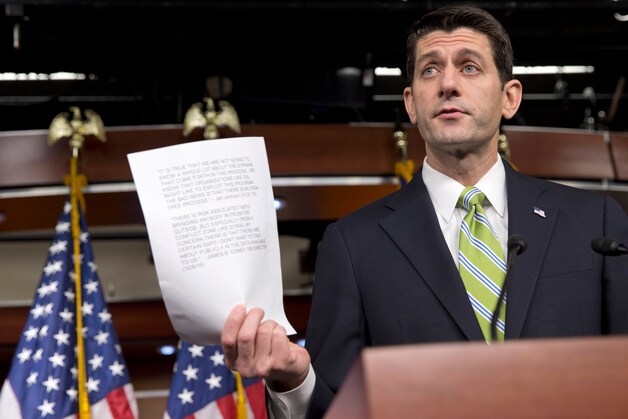Paul Ryan, Republikeins voorzitter van het Huis, spreekt de pers toe.